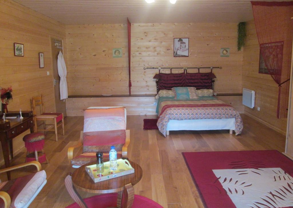 Domaine Du Val De Soux Bed & Breakfast Montgaillard-de-Salies Ruang foto